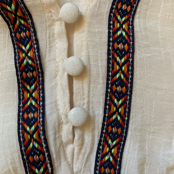 Sleeveless Button Up Top Shirt Embroidered Ribbon Detail Women’s size Large - Picture 3 of 8